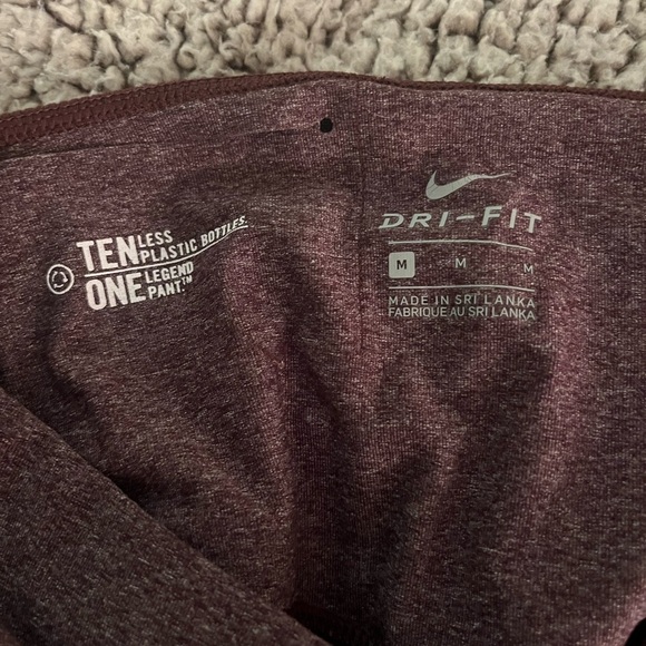 Nike Dri-Fit Maroon seamless leggings. Womens size medium - Picture 3 of 3